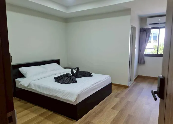 Hostel M-well House *