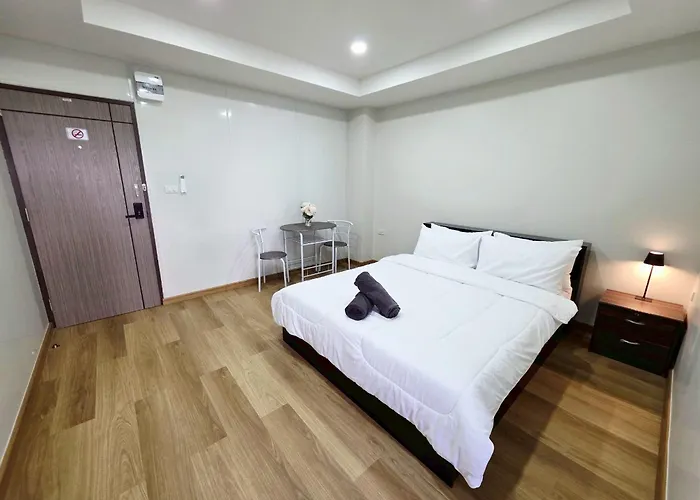 Hostel M-well House *