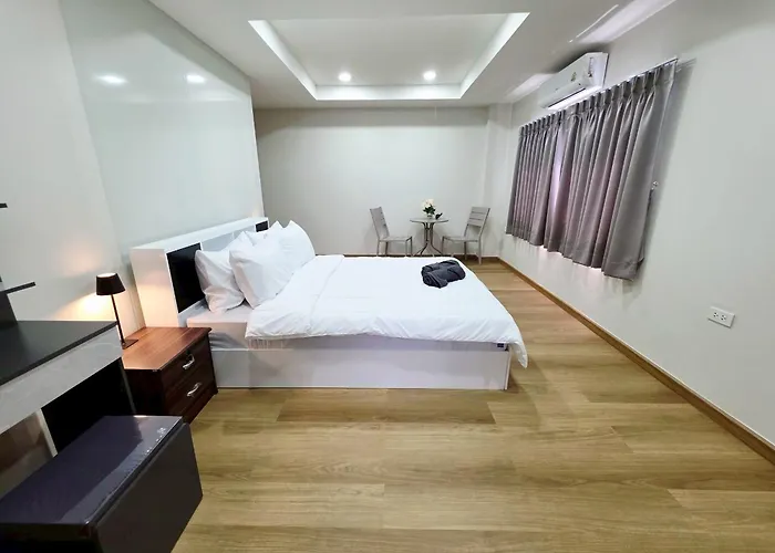 M-well House Hostel *