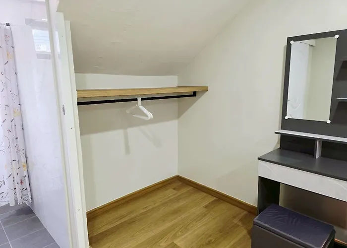 M-well House Hostel *